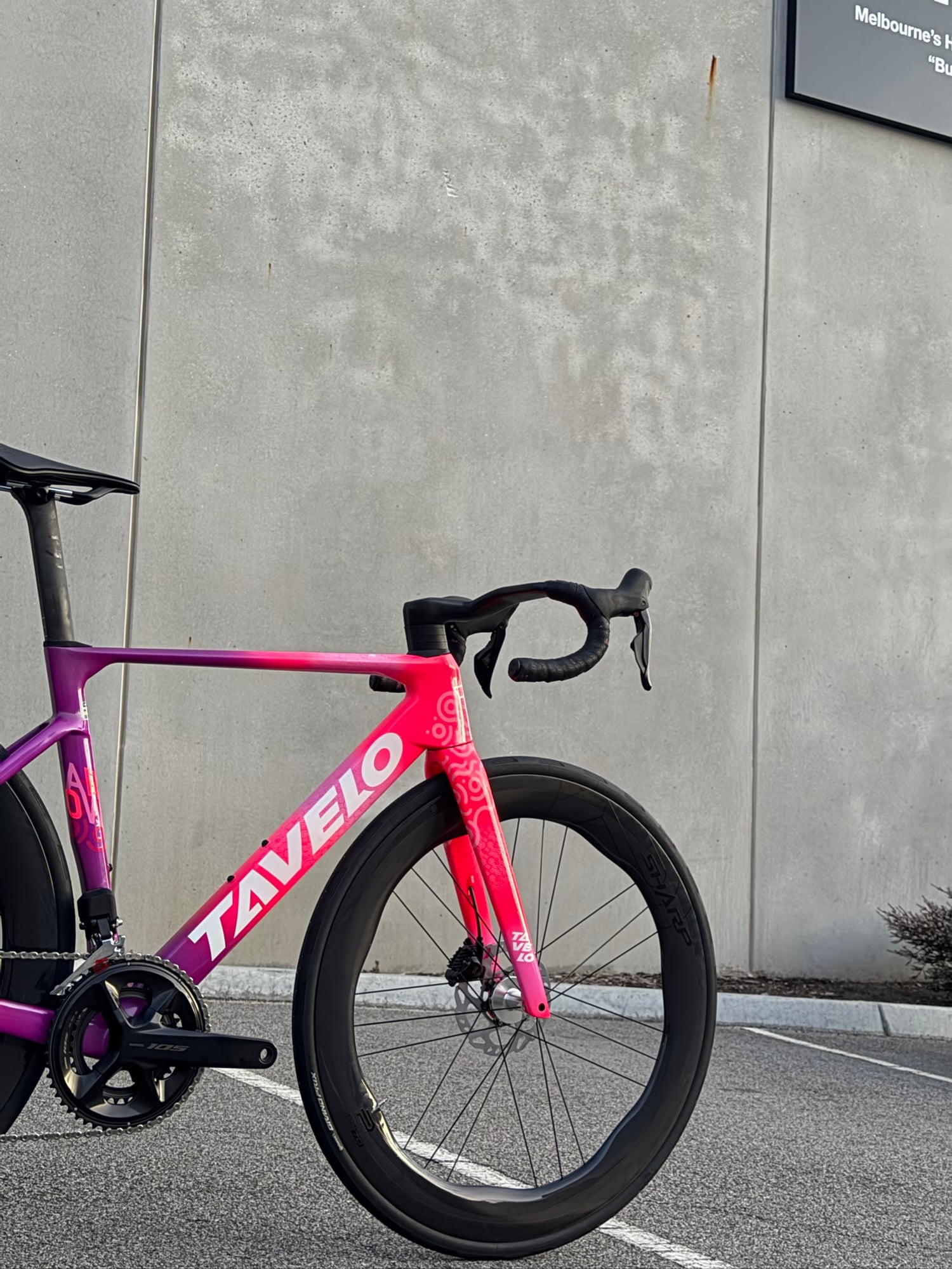 Tavelo Arow Race - Alpha Radiance